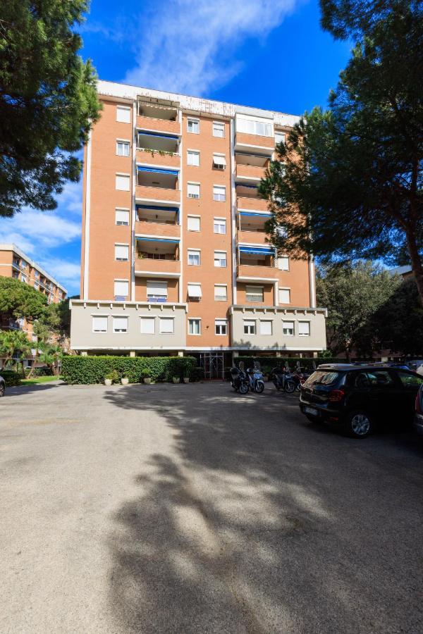 L' Essenziale Apartment Livorno Luaran gambar