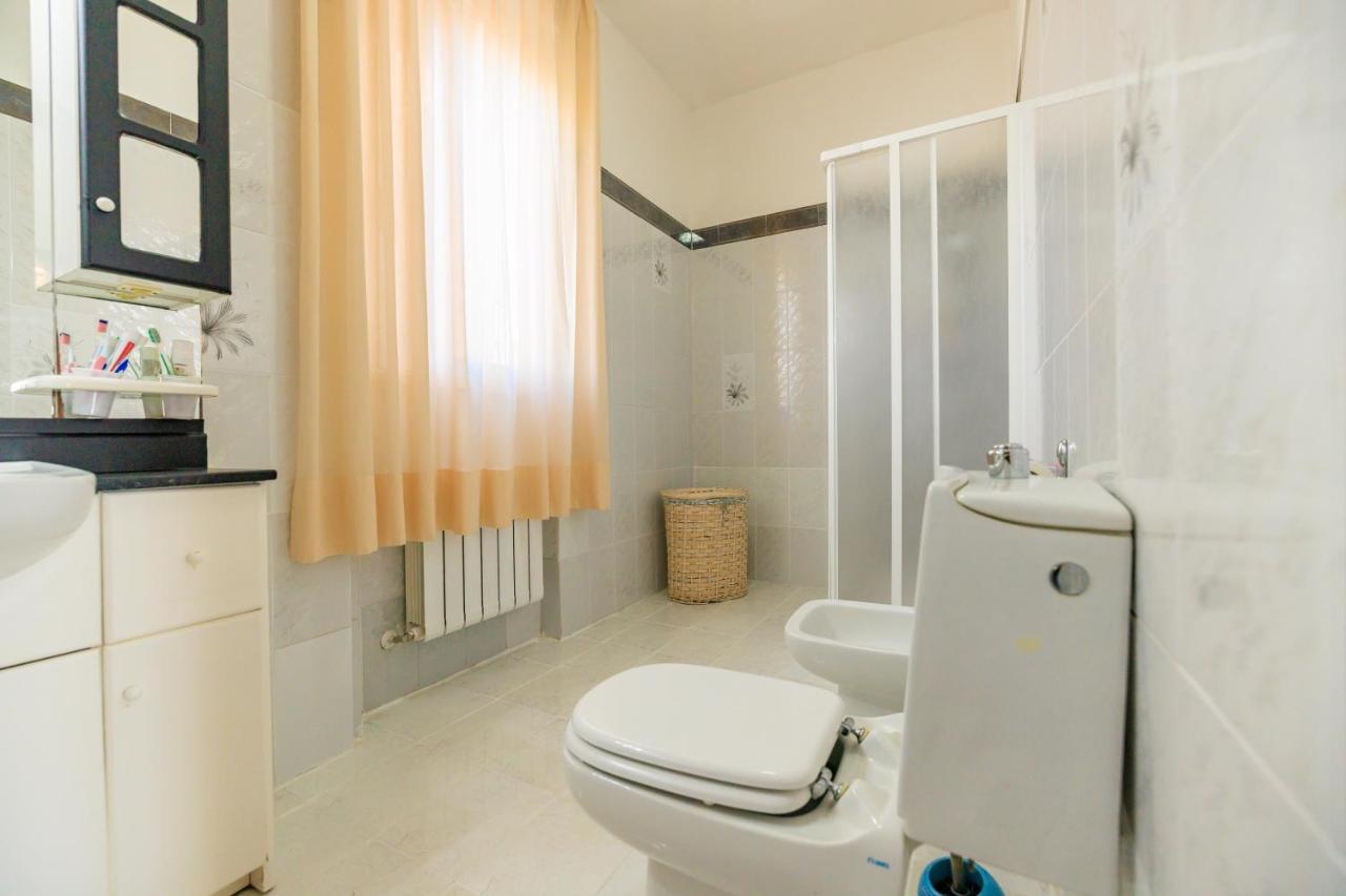 L' Essenziale Apartment Livorno Luaran gambar