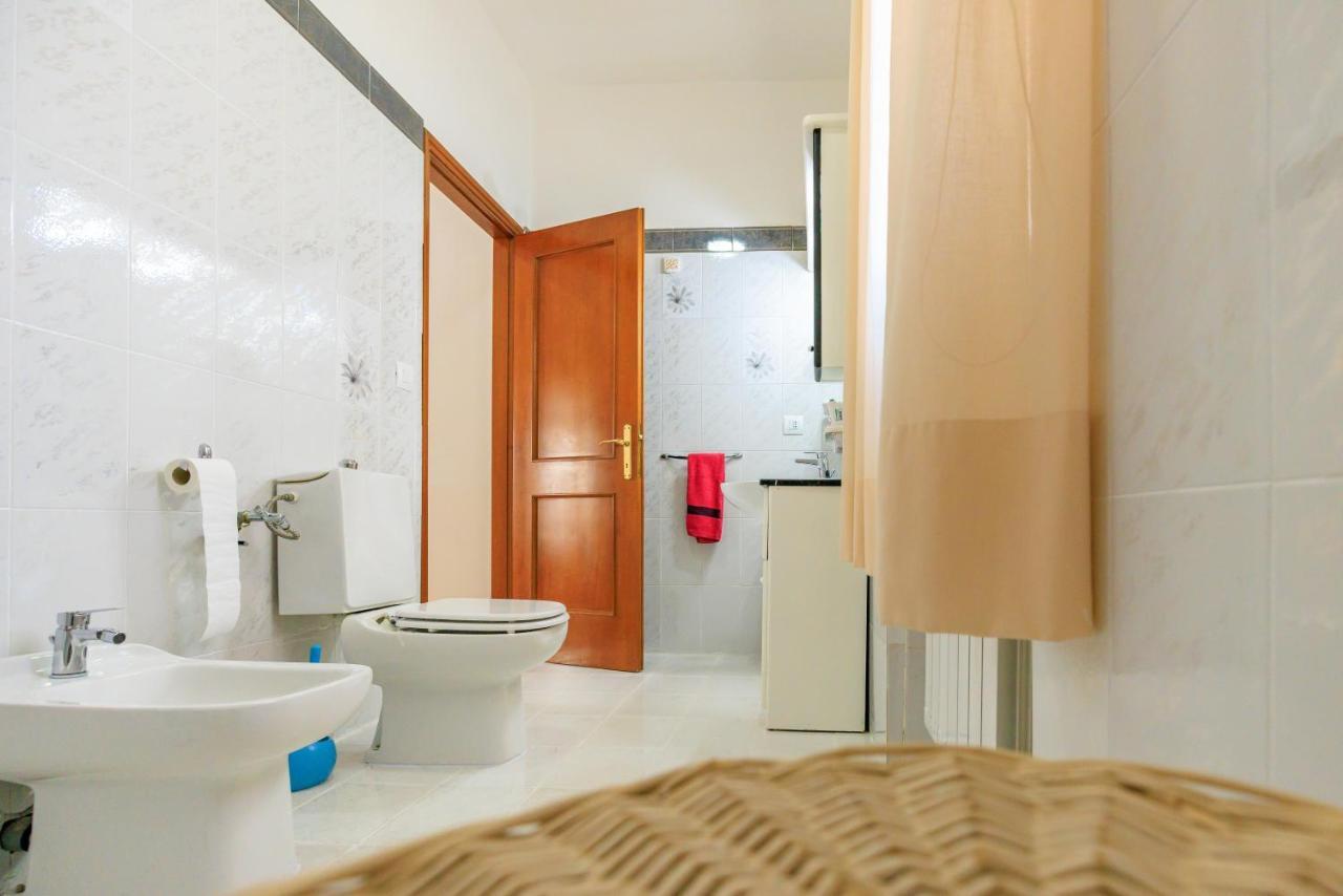 L' Essenziale Apartment Livorno Luaran gambar