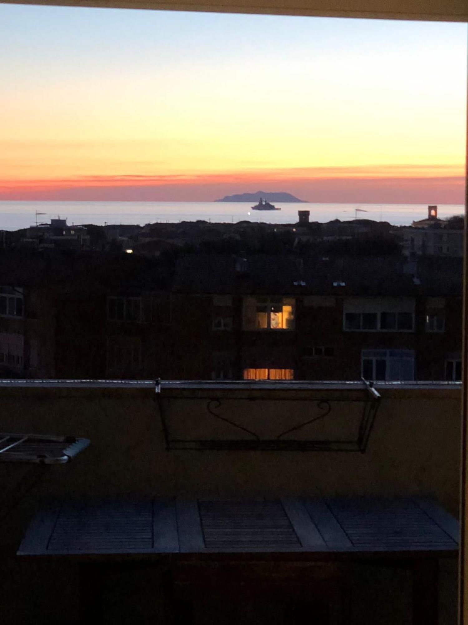 L' Essenziale Apartment Livorno Luaran gambar